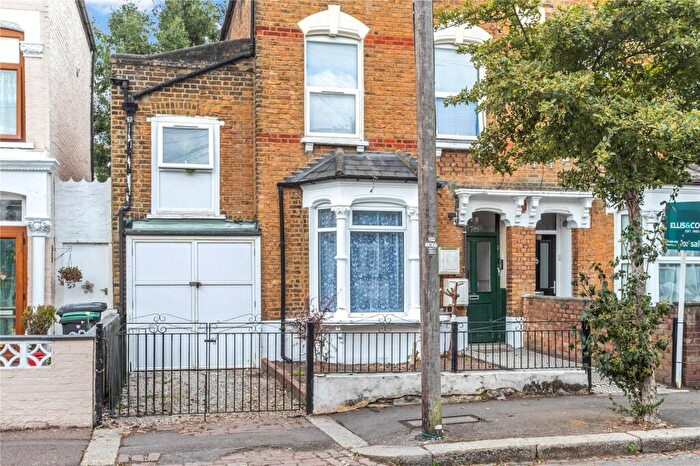 2 Bedroom Terraced House To Rent In Townsend Road, Tottenham, London, N15
