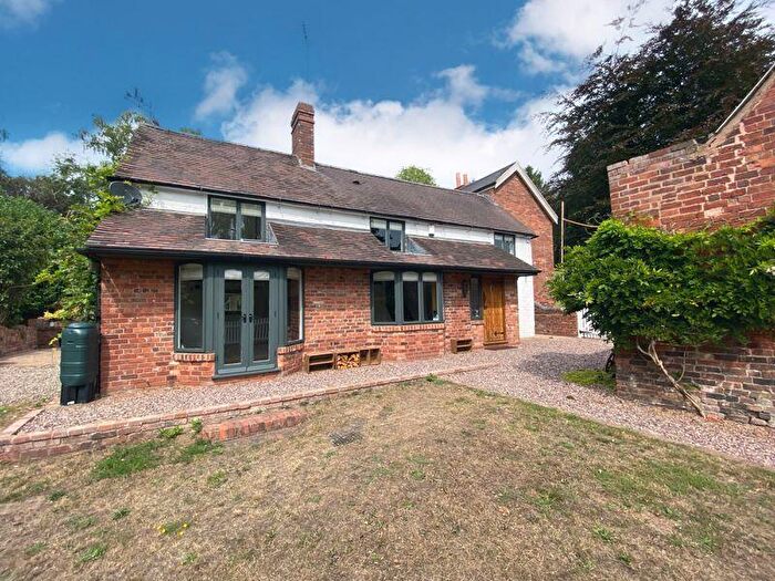 4 Bedroom Cottage To Rent In Churchill, Kidderminster, DY10