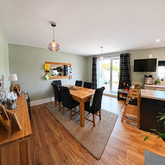 3 Bedroom Bungalow To Rent In Pebworth Close, Coventry, CV5