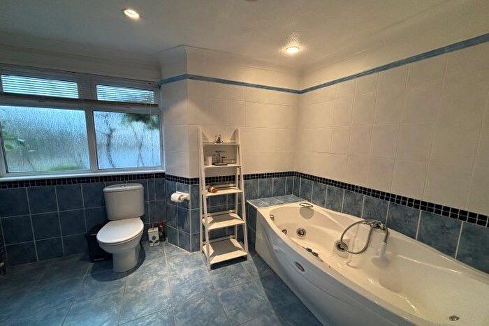4 Bedroom Property To Rent In Pendarves, Truro, TR2