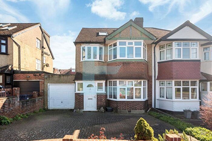 5 Bedroom Semi Detached House For Sale In Salcombe Gardens, Mill Hill, London, NW7