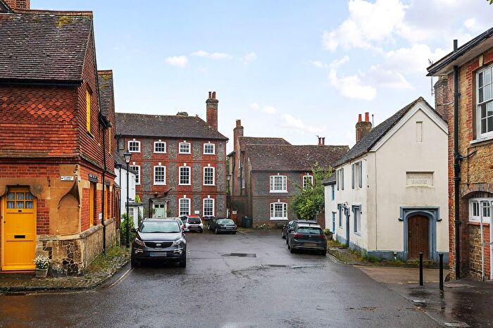 2 Bedroom Flat For Sale In Edinburgh Square, Midhurst, GU29