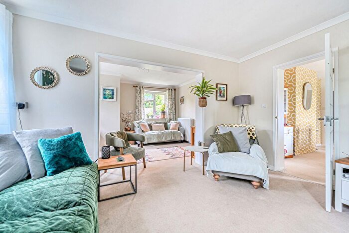 4 Bedroom Link Detached House For Sale In Ashampstead, Reading, Berkshire, RG8