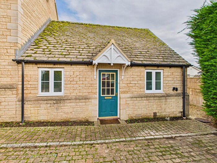 1 Bedroom Bungalow For Sale In Harmans Court, Jubilee Lane, Milton-under-Wychwood, OX7