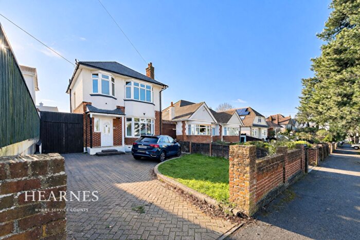 3 Bedroom Detached House For Sale In West Way, Bournemouth, BH9