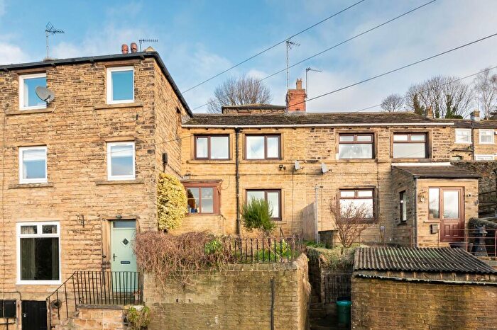 2 Bedroom Terraced House For Sale In Slant Gate, Kirkburton, HD8