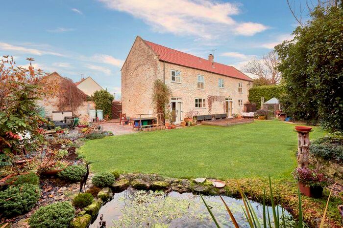 4 Bedroom Detached House For Sale In Meadowcroft, Womersley, DN6