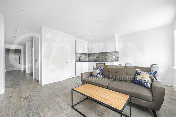 1 Bedroom Flat To Rent In Memorial Avenue, Slough, SL1