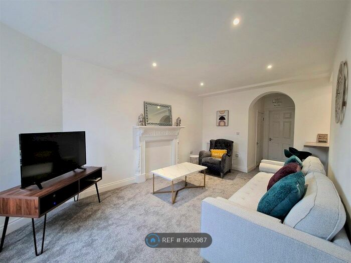 2 Bedroom Flat To Rent In St. Margarets Road, Cheltenham, GL50