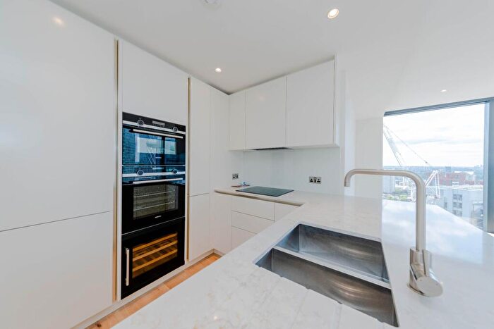 2 Bedroom Apartment For Sale In Apartment, Hampton Tower, Marsh Wall, London, E14