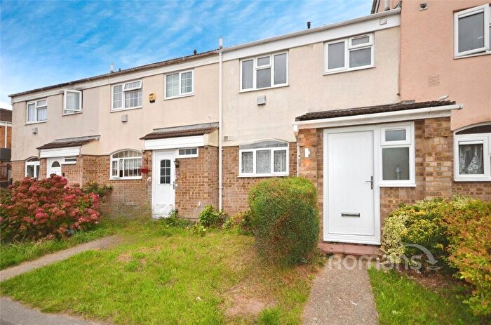 3 Bedroom Terraced House To Rent In Pennine Road, Slough, SL2