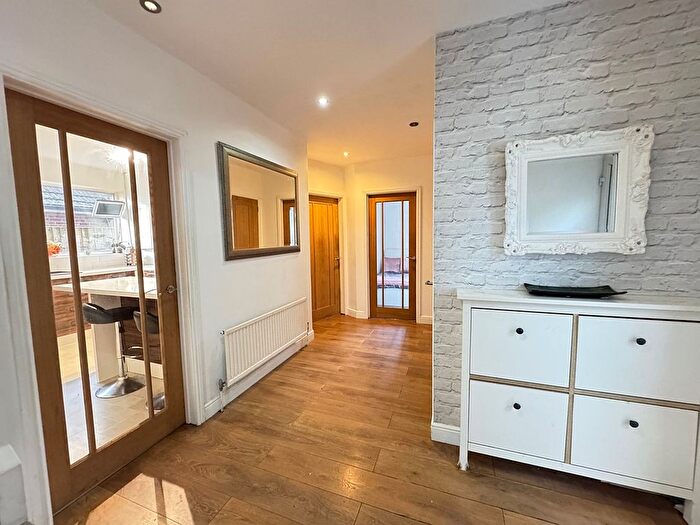 4 Bedroom Detached House For Sale In Glebe Crescent, Kenilworth, CV8