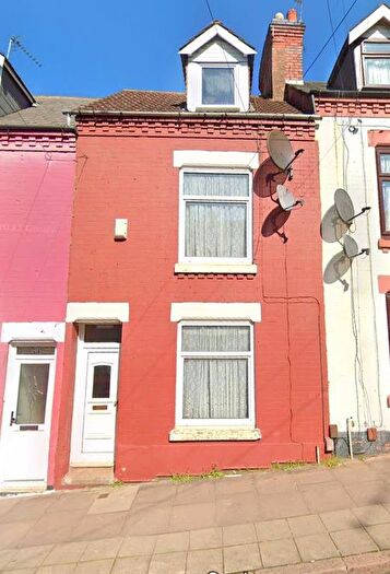 4 Bedroom Terraced House For Sale In Hartington Road, Leicester, LE2