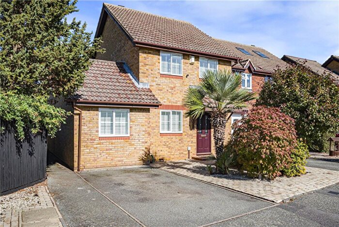 4 Bedroom End Of Terrace House For Sale In Limes Row, Farnborough Village, Kent, BR6