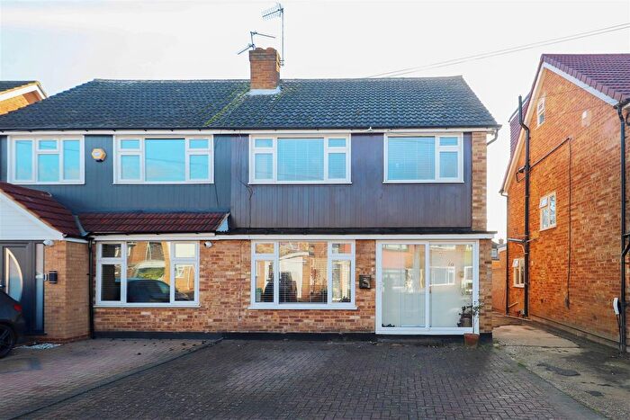 3 Bedroom Semi Detached House For Sale In Craig Drive, Hillingdon, UB8