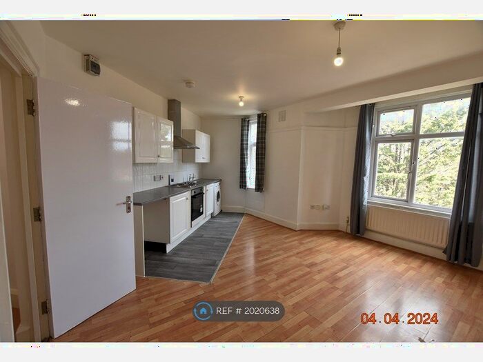 1 Bedroom Flat To Rent In Crawley Green Road, Luton, LU2