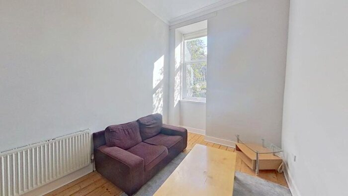 3 Bedroom Flat To Rent In Murieston Crescent, Edinburgh, EH11