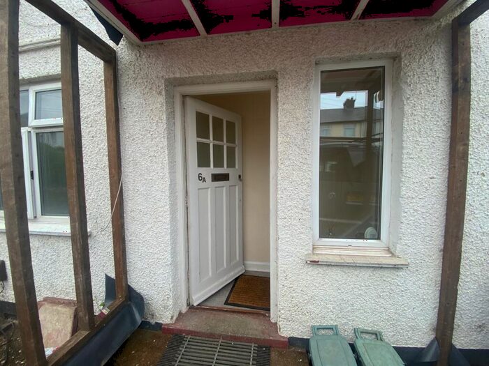 Apartment To Rent In Bassil Road, Hemel Hempstead, HP2