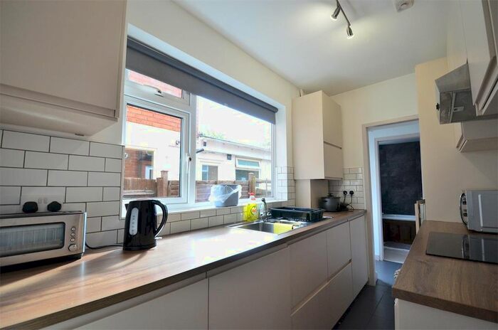4 Bedroom End Of Terrace House To Rent In Westminster Road, Selly Oak, Birmingham, B29
