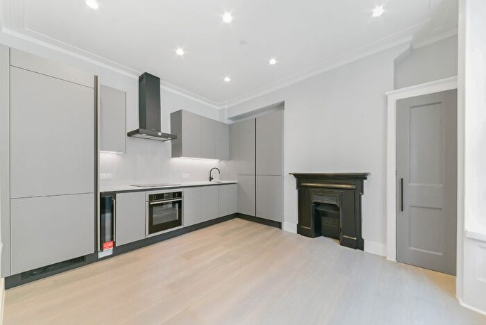 2 Bedroom Flat To Rent In Marshall Street, London, W1F