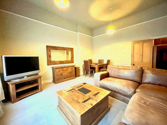 1 Bedroom Flat To Rent In Dale Road, Matlock, Derbyshire, DE4
