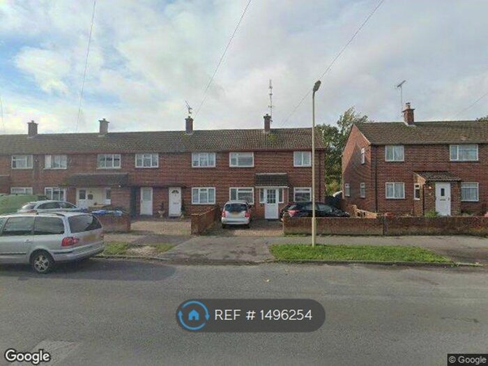 3 Bedroom End Of Terrace House To Rent In Blackthorn Crescent, Farnborough, GU14