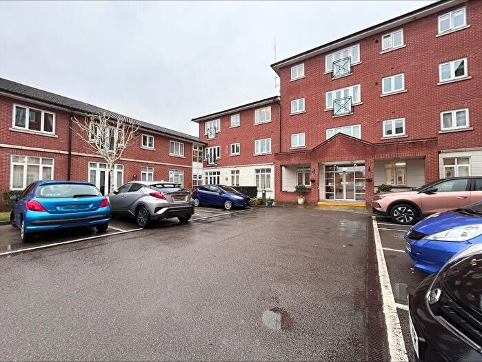 1 Bedroom Flat For Sale In Farthing Court, Mill Hill, NW7