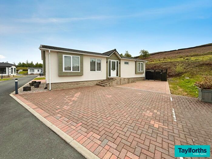 2 Bedroom Park Home For Sale In Dales View Park, Salterforth, BB18