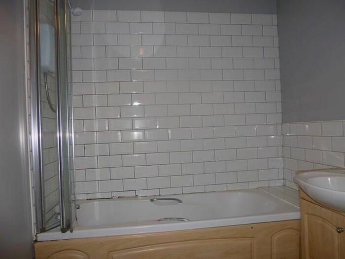 2 Bedroom Flat To Rent In Silvergrove Street, Glasgow, G40