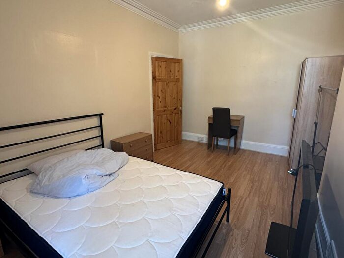 Flat To Rent In High Street, Bromley, BR1
