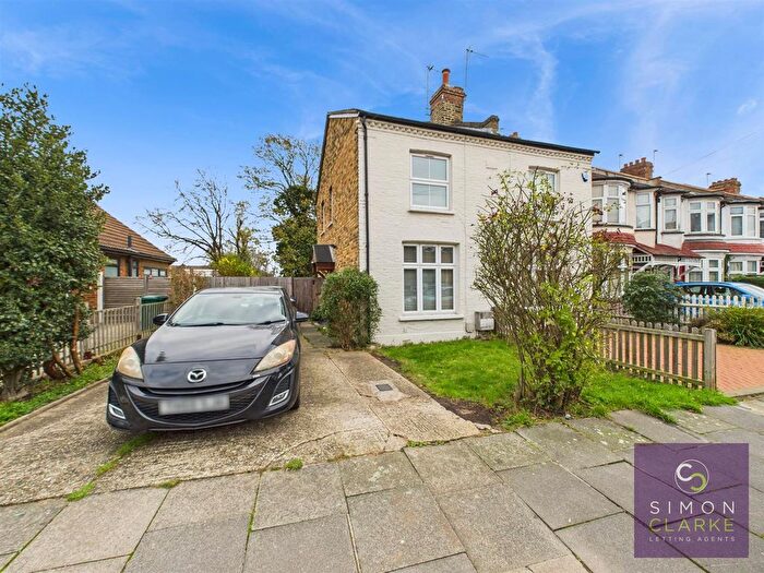 2 Bedroom Semi Detached House To Rent In Grove Road, North Finchley, N12