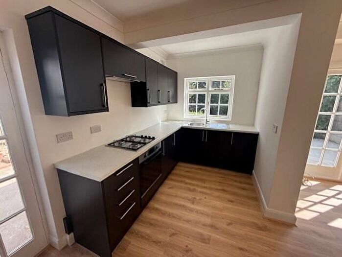 3 Bedroom Semi-Detached House To Rent In Lakenheath, London, N14