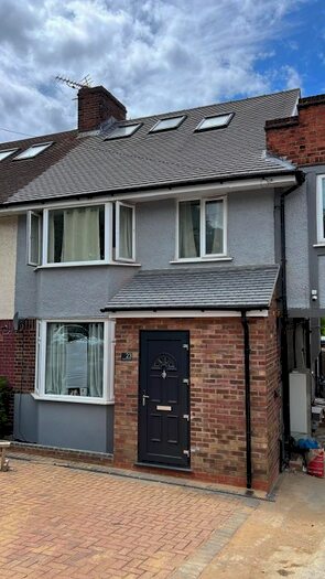 Studio To Rent In Selborne Gardens, London, London, NW4