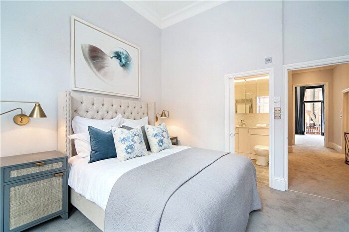 3 Bedroom Flat For Sale In Egerton Gardens, Knightsbridge, SW3