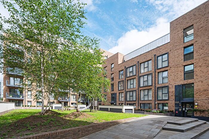 2 Bedroom Flat For Sale In Nicholson Square, Tower Hamlets, London, E3