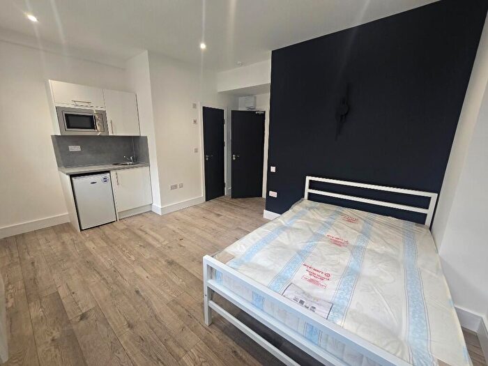 Studio To Rent In Westmoreland Road, London, SE17