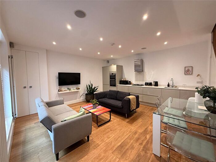 2 Bedroom Semi Detached House To Rent In Rosebery Mews, Rosebery Road, London, N10