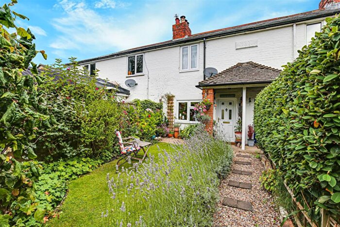 1 Bedroom Terraced House For Sale In Mount Pleasant, Ide Hill, Sevenoaks, TN14