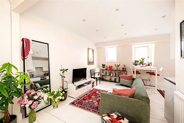 1 Bedroom Flat To Rent In Ladbroke Crescent, London, W11