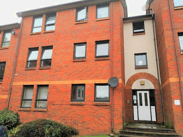2 Bedroom Flat To Rent In Polsons Crescent, Paisley, Renfrewshire PA2