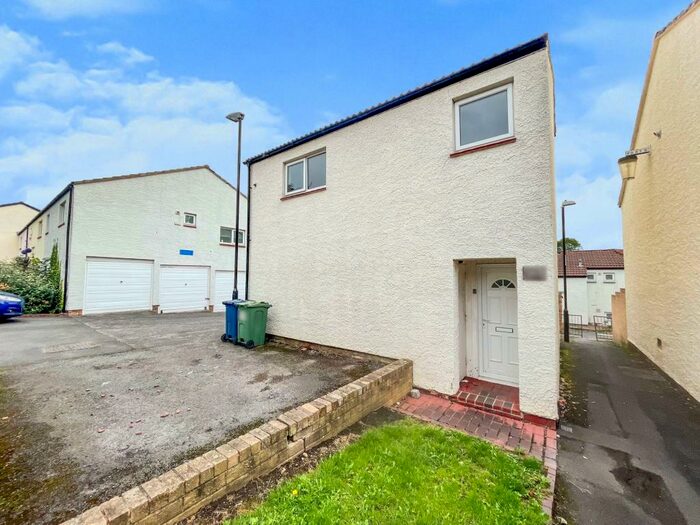 2 Bedroom Flat To Rent In Broadmeadows, Fatfield, Washington, Tyne And Wear, NE38