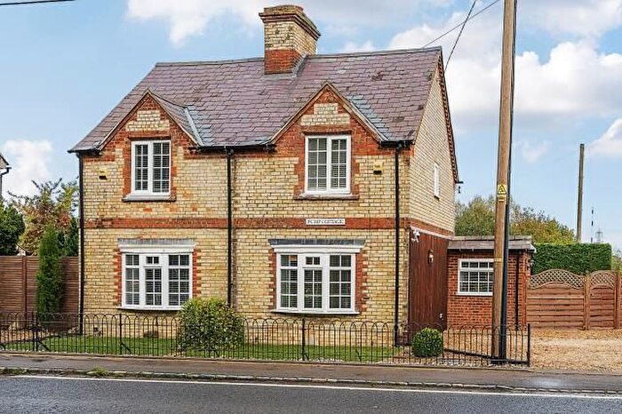 3 Bedroom Detached House To Rent In Bicester Road, Aylesbury, HP18