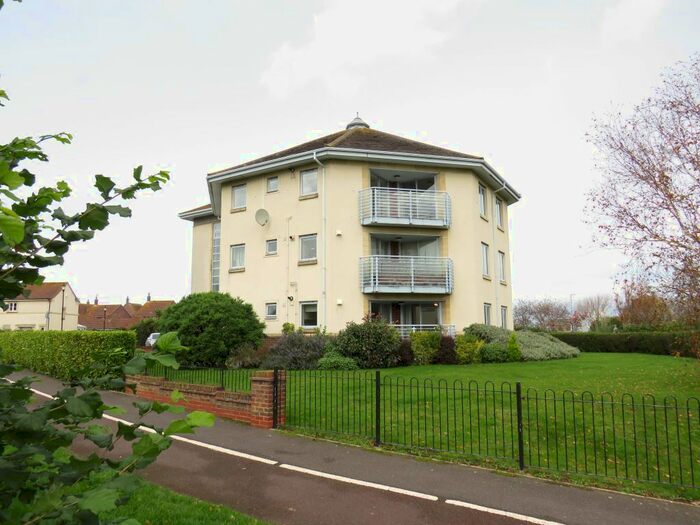 2 Bedroom Flat To Rent In Trinity Way, Minehead TA24