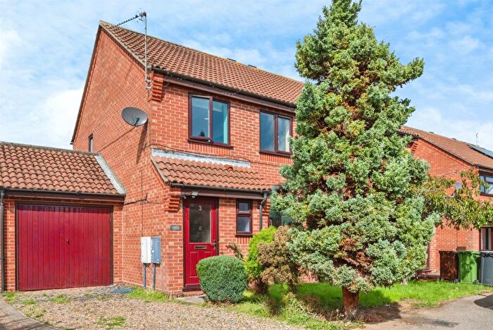 3 Bedroom Semi Detached House For Sale In Campion Close, North Walsham, NR28