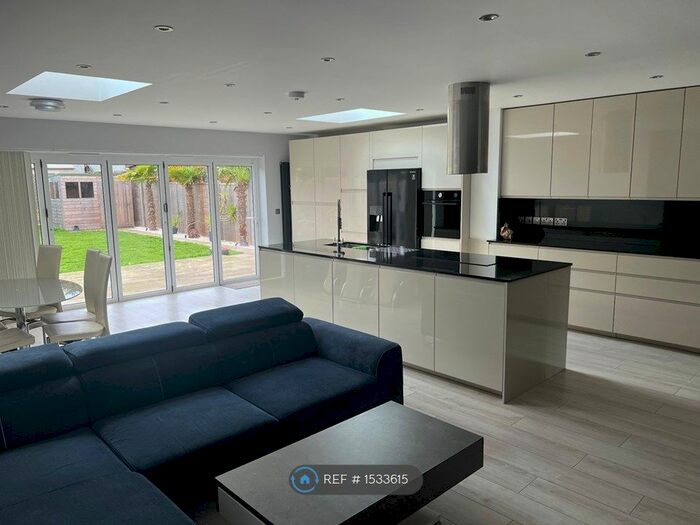 3 Bedroom Semi-Detached House To Rent In Lingdale Road, Bournemouth, BH6