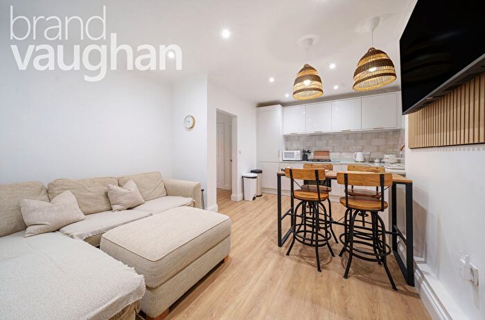 1 Bedroom Flat To Rent In Marine Parade, Brighton, East Sussex, BN2