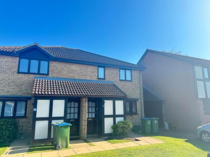 1 Bedroom Flat To Rent In Carlton Road, Walton On Thames, Surrey, KT12