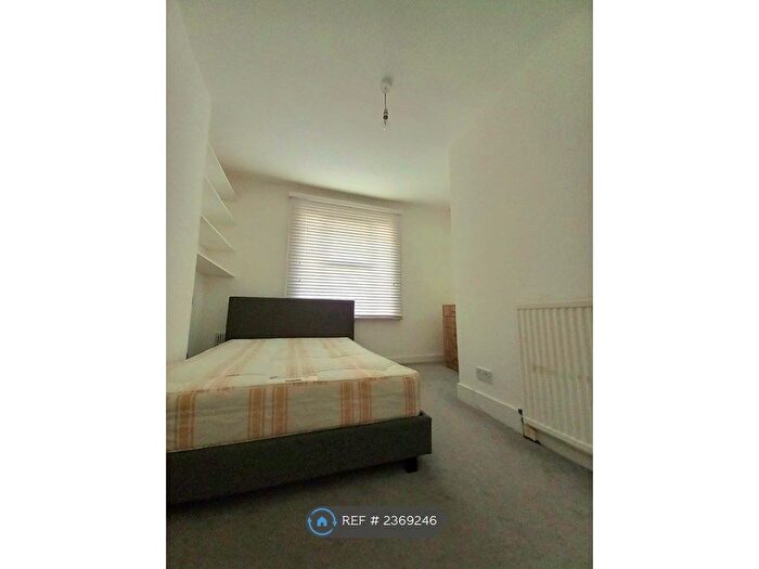 4 Bedroom Terraced House To Rent In Park Road, London, N8