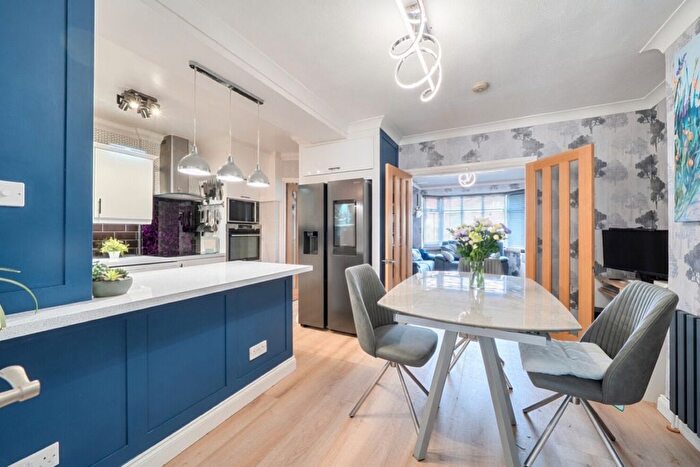 3 Bedroom Terraced House For Sale In Windsor Avenue, Cheam, Sutton, Surrey, SM3