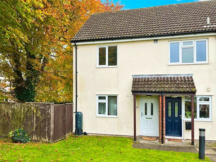2 Bedroom Apartment For Sale In Weirside Court, Edington, BA13